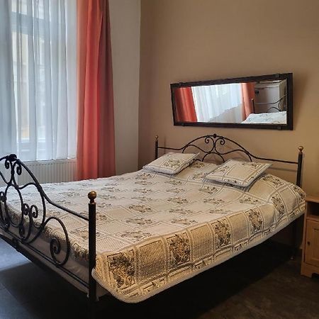 Pension Sunflower Prag Dış mekan fotoğraf