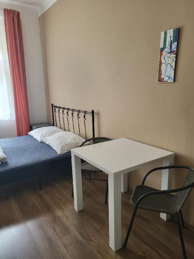 Pension Sunflower Prag Dış mekan fotoğraf